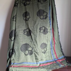 Franco Ferrari  scarf 30% silk, 25% Laine Wool, 5% cashmere scarf.